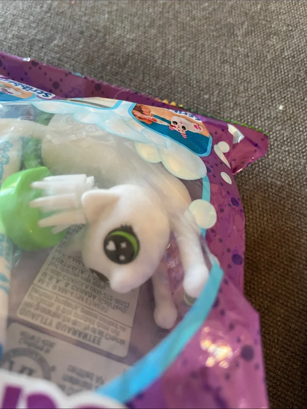 Crayola Scribble Scrubbie Pets - White Figures with Purple Packaging